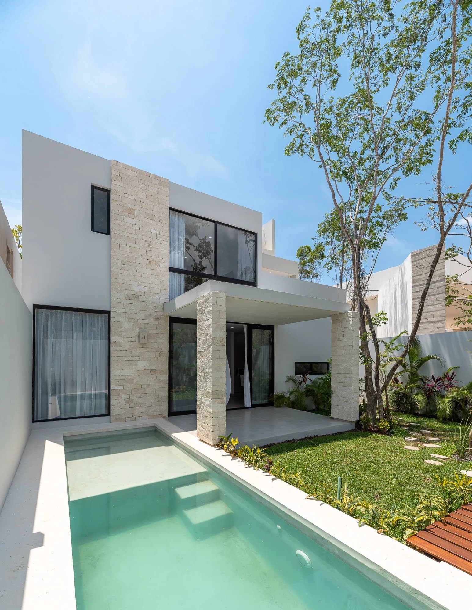 Casa terminada en Palmara Residencial con alberca privada y jardín, Playa del Carmen